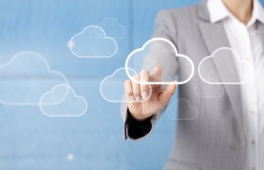 Görsel dokunmatik ekran önünde işkadını. Ekran