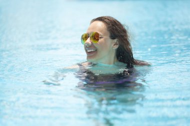 Yaz aylarında havuz