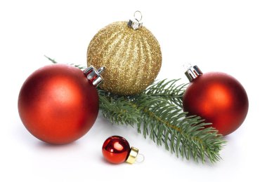 Beyaz arkaplanda Noel süsü