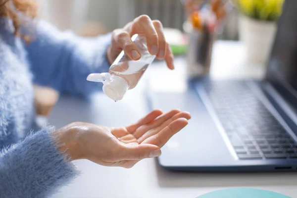 Woman Hands Using Wash Hand Sanitizer Gel Dispenser Coronavirus 2019 — Stock Photo, Image