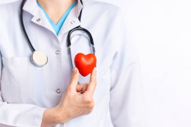 Steteskoplu kadın doktor duyuyor musun?