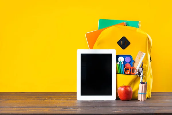 Mochila Libros Texto Papelería Útiles Escolares Madera Des —  Fotos de Stock