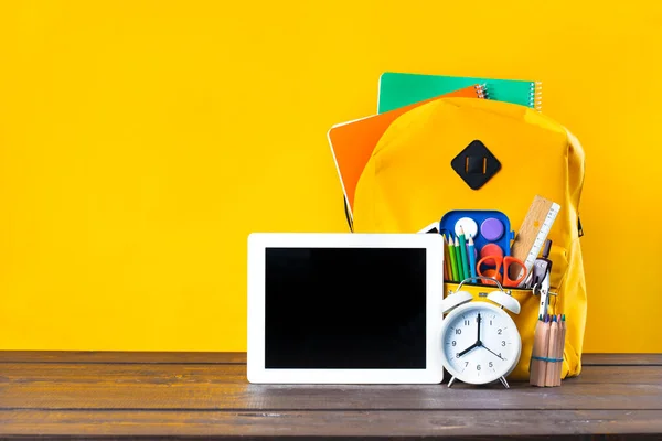 Mochila Libros Texto Papelería Útiles Escolares Madera Des — Foto de Stock