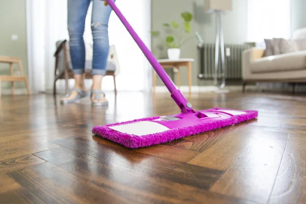 Young Housewife Cleaning Wooden Parquet Using Microfiber Mop Pad Routine — Stock Photo, Image