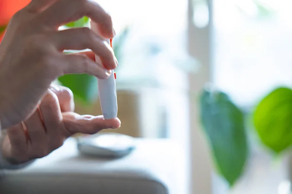 Woman Hands Using Lancet Finger Check Blood Sugar Level Glucose — Stock Photo, Image