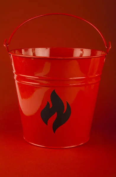 Cubo de fuego —  Fotos de Stock