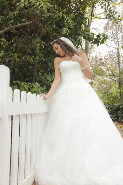 Beautiful bride — Stock Photo, Image