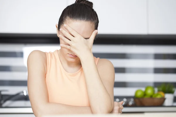 Femme au foyer stressée — Photo