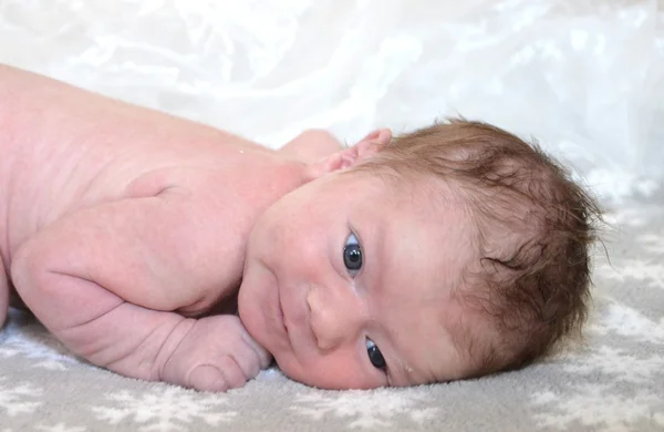 Baby buik opleggen — Stockfoto