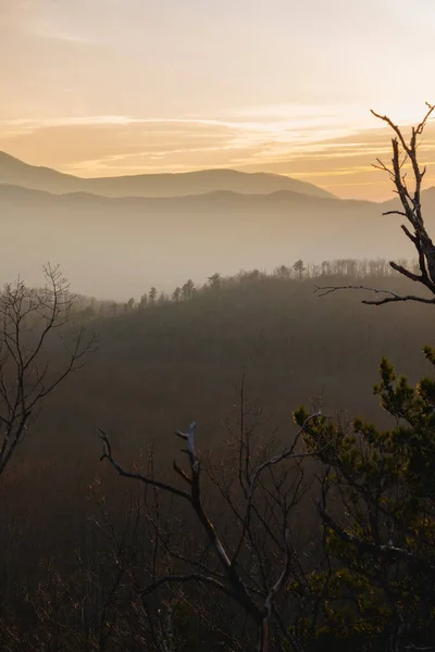 Mglisty Zachód Słońca Nad Wielkim Parkiem Narodowym Smoky Mountains — Zdjęcie stockowe