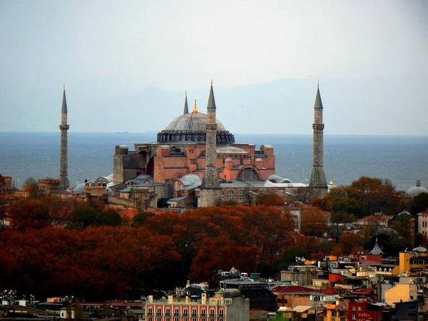 Hagia Sophia 从土耳其伊斯坦布尔Galata塔观看 — 图库照片
