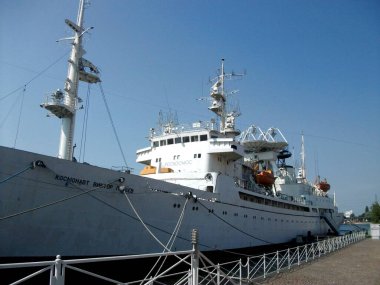 Rusya, Kalininingrad, Pregolya nehrinde gemiler