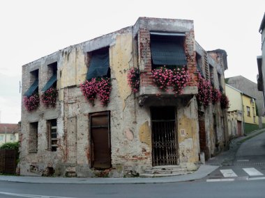 Hırvatistan Cumhuriyeti, Vukovar kasabası, 90 'ların başında yaşanan çatışmalar sonrasında yıkım