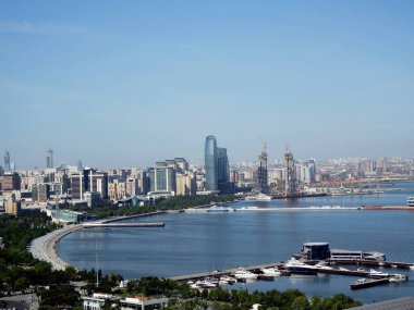 Bakü, Azerbaycan 'ın başkenti, şehrin merkezi.