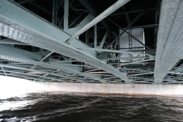 Санкт Петербург Россия Мосты Неве — стоковое фото