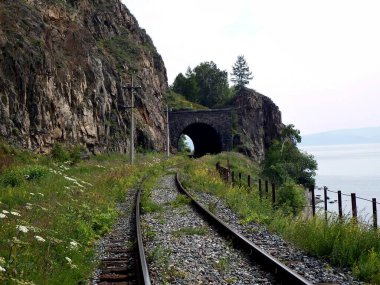 Circum-Baykal Demiryolu, Baykal Gölü 'nün batı kıyısı, Irkutsk Bölgesi, Rusya