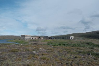 Kola ultra derin bir depo, Murmansk bölgesi, Pechengsky ilçesi, Zapolyarny kasabası yakınlarında harabeler.