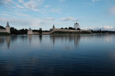 Rusya, Pskov, Velikaya Nehri, yaz akşamı