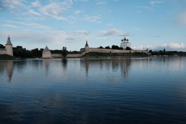 Rusya, Pskov, Velikaya Nehri, yaz akşamı