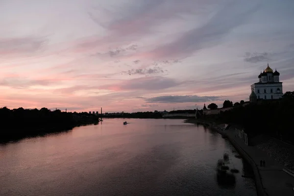 Rusya Pskov Velikaya Nehri Yaz Akşamı — Stok fotoğraf