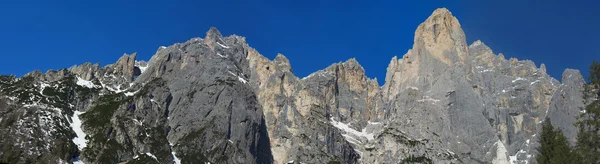 Panoramautsikt över blek av San Martino bergskedja, blå himmel, Dolomiterna, Italien — Stockfoto