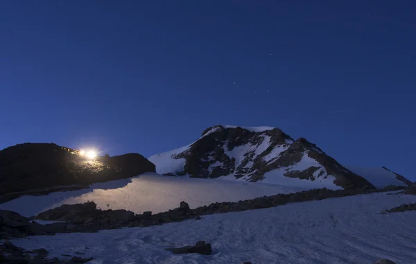 Mantova dağ hut ve Monte Rosa, Al Piramide Vincent peak