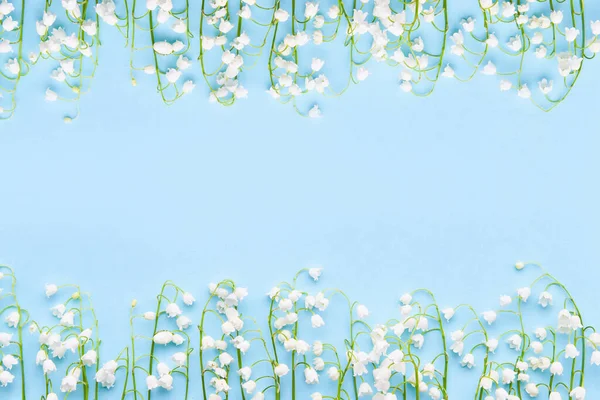 Maiglöckchen Blühen Auf Hellblauem Grund Muttertag Valentinstag Junggesellenabschied Flache Lage — Stockfoto