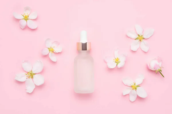 Glass Dropper Bottle Medical Cosmetic Use Apple Tree Blossom Flowers — Stock Photo, Image