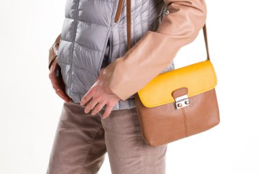 Küçük zarif deri çanta.