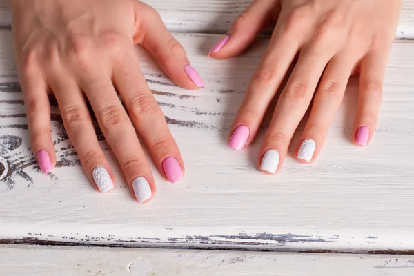 Bright spring manicure. — Stock Photo, Image