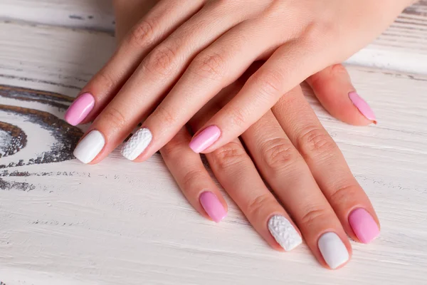 Gentle colors of spring manicure. — Stock Photo, Image