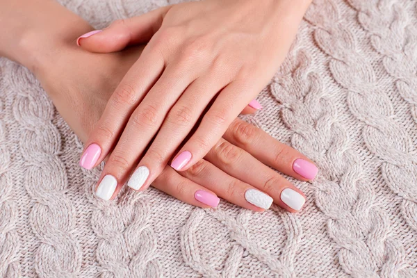 Spring knitted manicure. — Stock Photo, Image