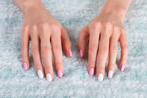 Women's manicured hands. — Stock Photo, Image