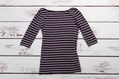 Rahat uzun kollu üst.