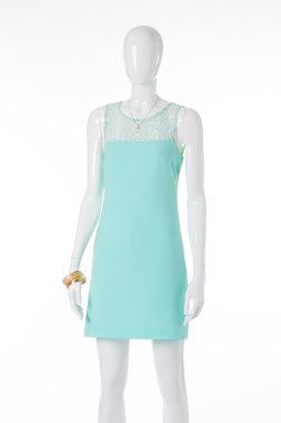 Hassas dantel turkuaz elbise. 