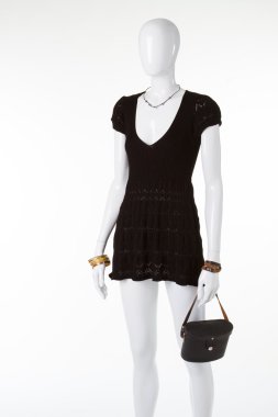 Manken Giydir ve kolye ile. 