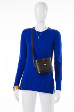 Koyu mavi sweatshirt manken.