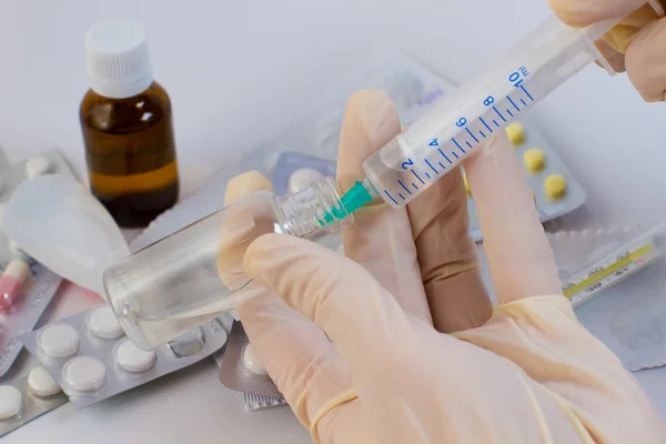 Tabletten en injecties. — Stockfoto