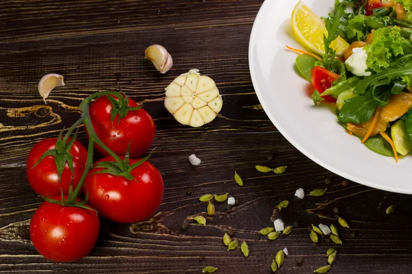 Salad with salmon. — Stock Photo, Image