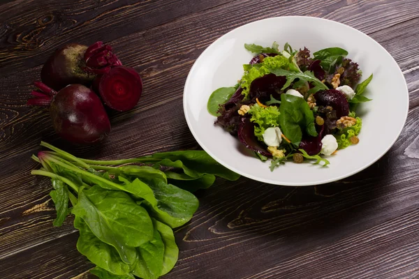 Salada de legumes útil . — Fotografia de Stock