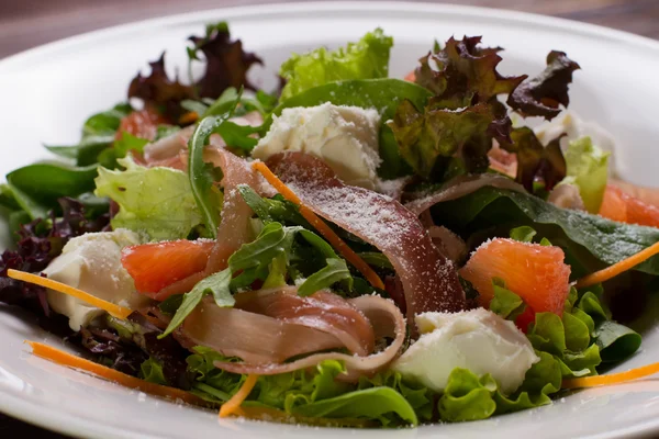  iştah açıcı salata.
