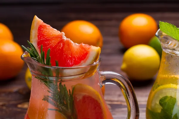 Grapefruit lemonade. — Stock Photo, Image