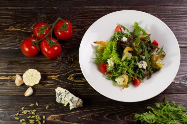 Tasty salad with seafood.