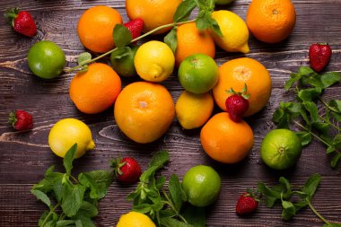 Many of different fruits.