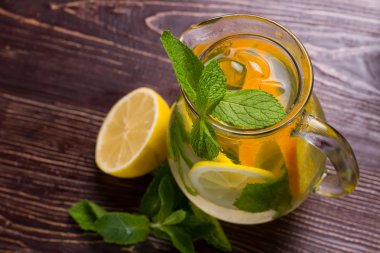 soğuk limoni limonata.