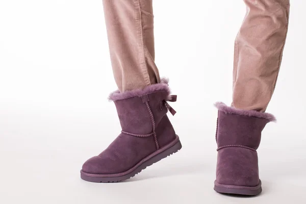 Chica en botas de invierno de moda . —  Fotos de Stock