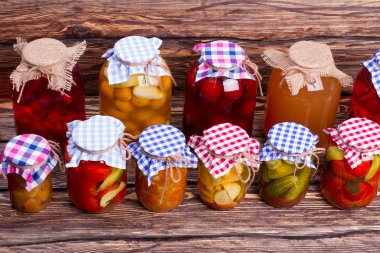 Konserve Gıdalar depolama.