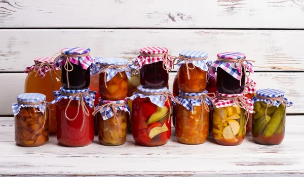 Canned food. — Stock Photo, Image