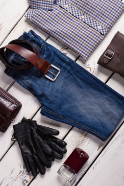 Mağaza markalı giyim.