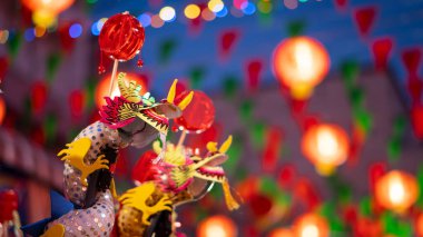 Bulanık Arkaplan Kağıt Kesikli Ejderha Fotoğrafı Çin Yeni Yılı